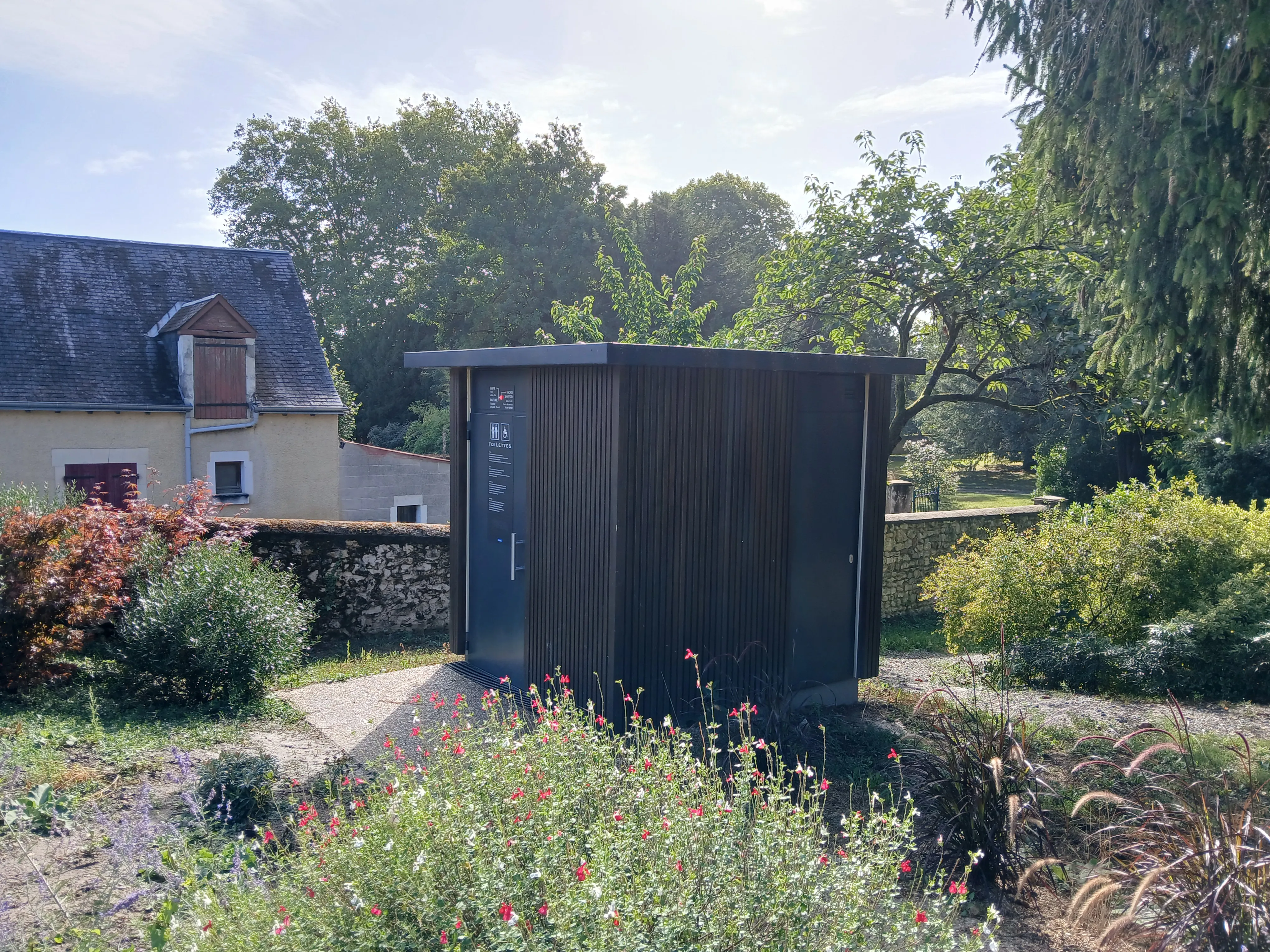 Sanitaire publics dans un parc public