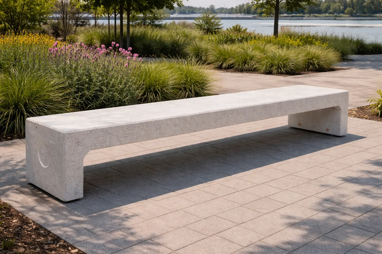 Lange Betonbank